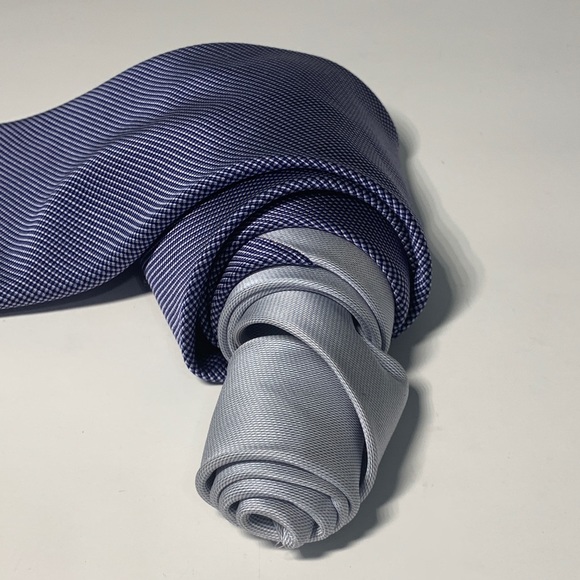 Tommy Hilfiger mens premium navy/silver tie - Picture 2 of 5
